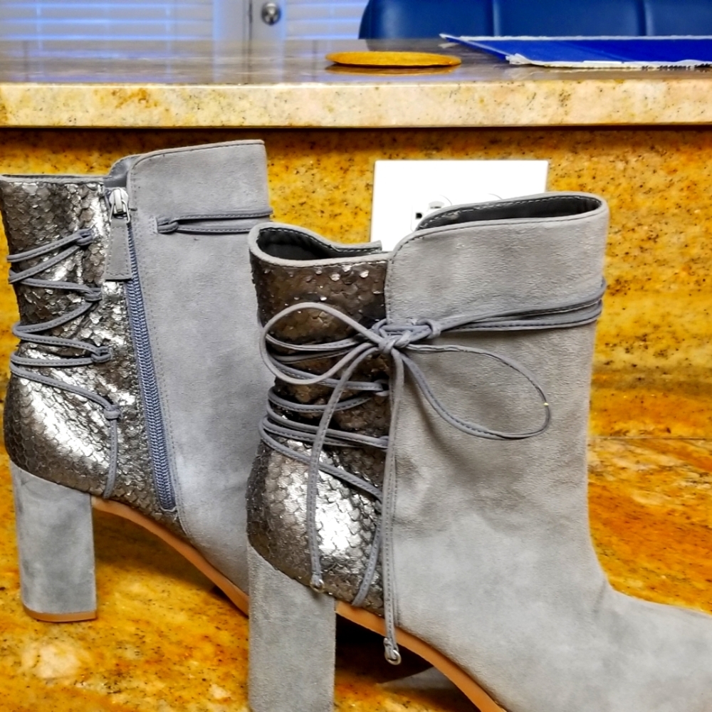 Johnson and Murphy Grey Boots 10